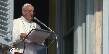 Papa Francisco durante oração mariana do Angelus neste domingo, 15. / Foto: CTV